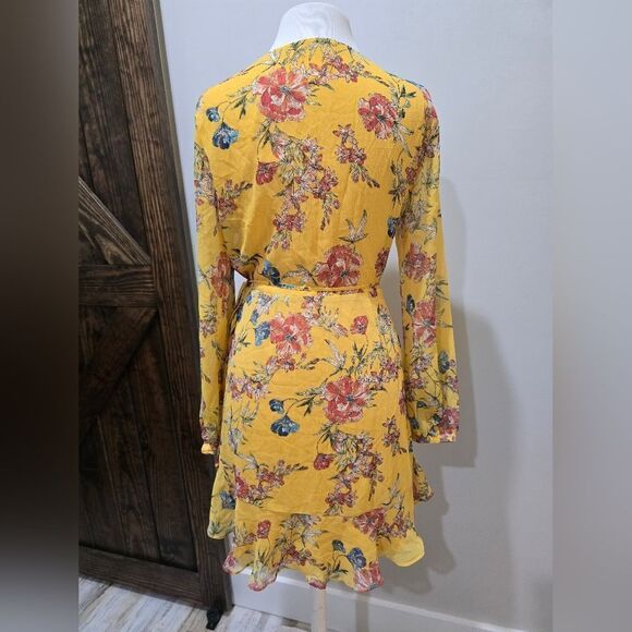 All in Favor Floral Ruffle Wrap long sleeve Dress NWT size Medium - Picture 2 of 3